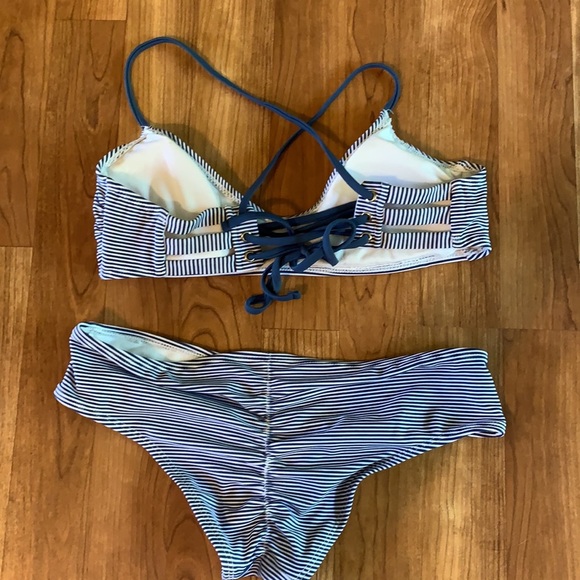 Blue and white striped bikini - Picture 2 of 5